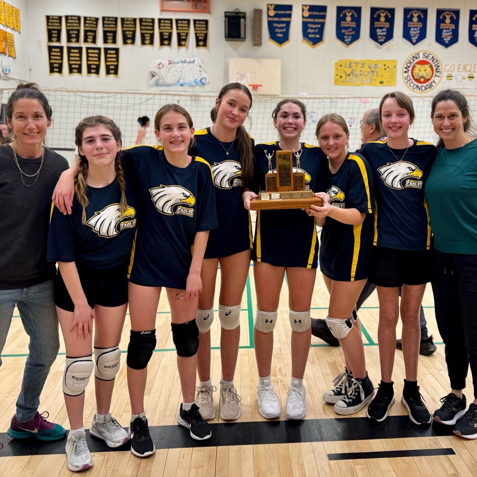 running club students on the court 